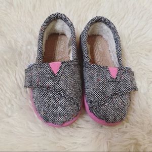 Girls Toms 💓 pink, black, and silver flecks